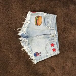 High rise shorts with Patches